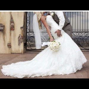 Wedding dress. Allure Bridal.